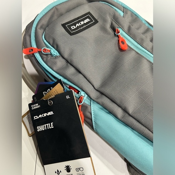 Dakine Women\'s Shuttle 6L Hydration Backpack Grey NWT Pack Bag main image 3